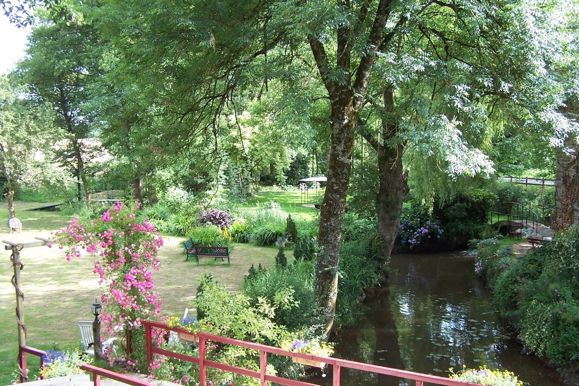Le Moulin Du Bignon Bed & Breakfast Lassy Dış mekan fotoğraf